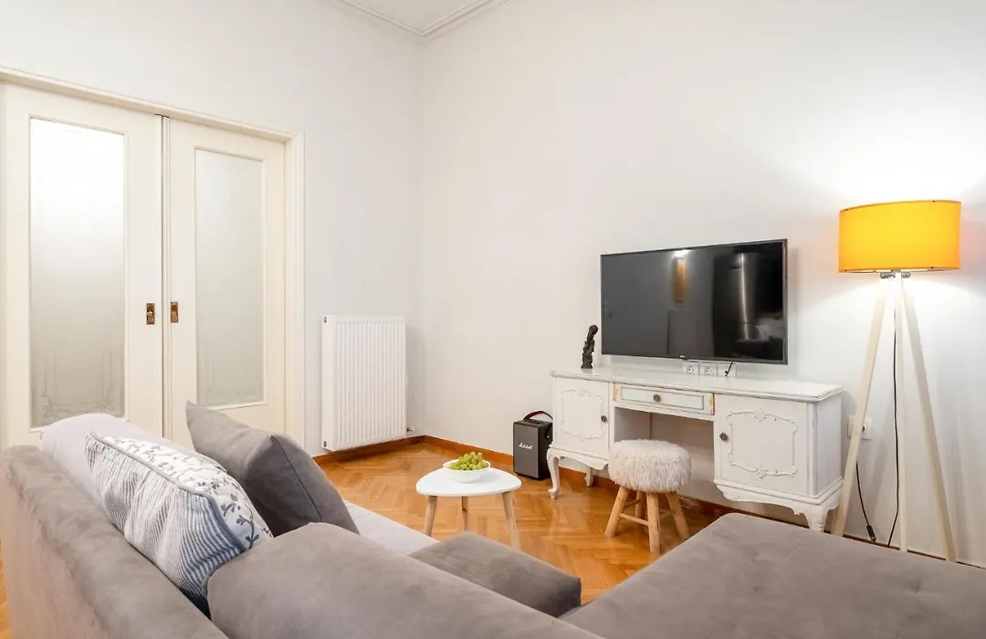 Central5 Boutique Apartments With Common Garden Next To Metro-1