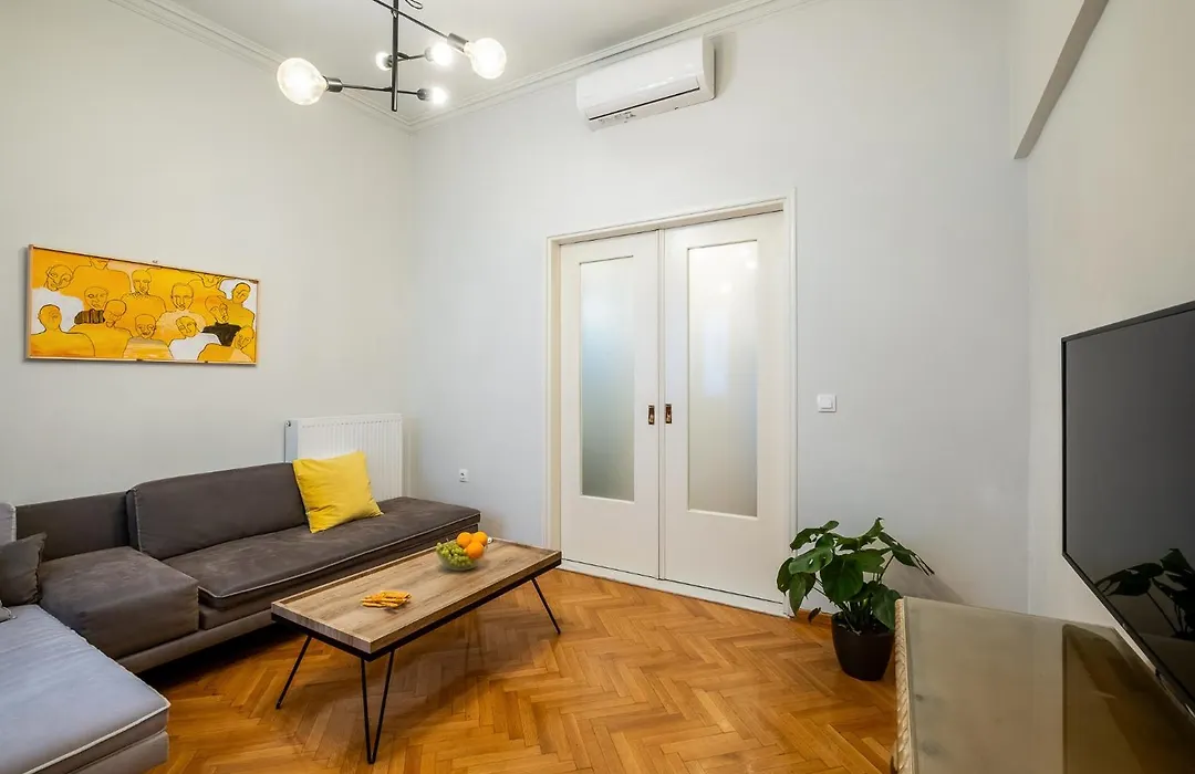 Central5 Boutique Apartments With Common Garden Next To Metro-1